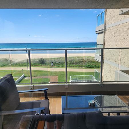Pacific Surf Absolute Beachfront Apartments Gold Coast Buitenkant foto
