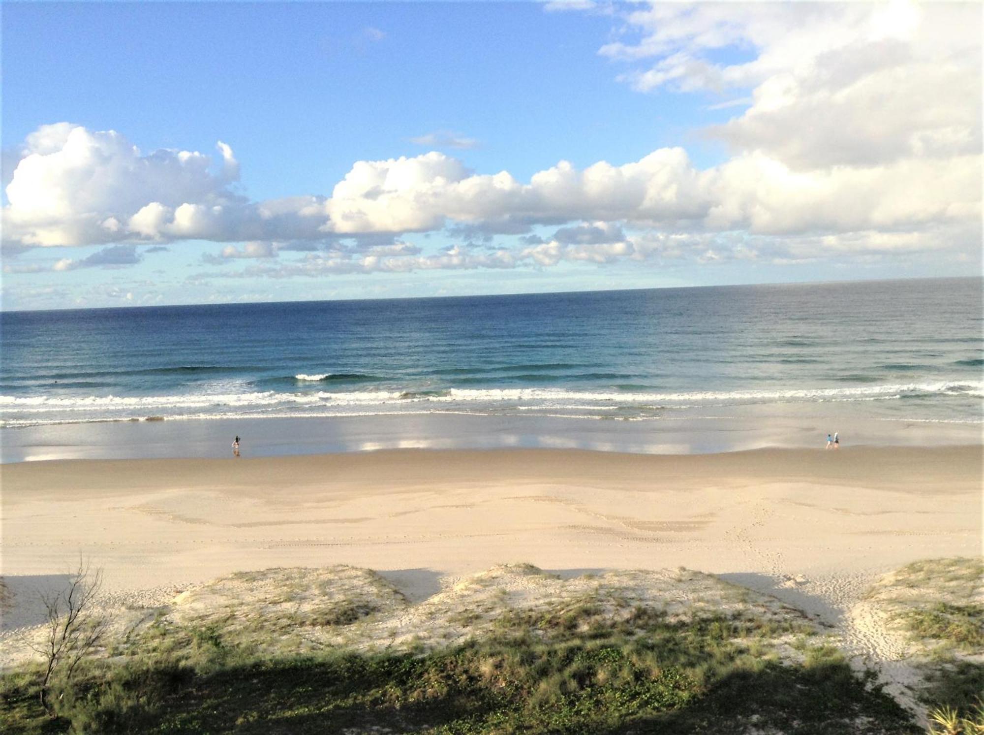 Pacific Surf Absolute Beachfront Apartments Gold Coast Buitenkant foto