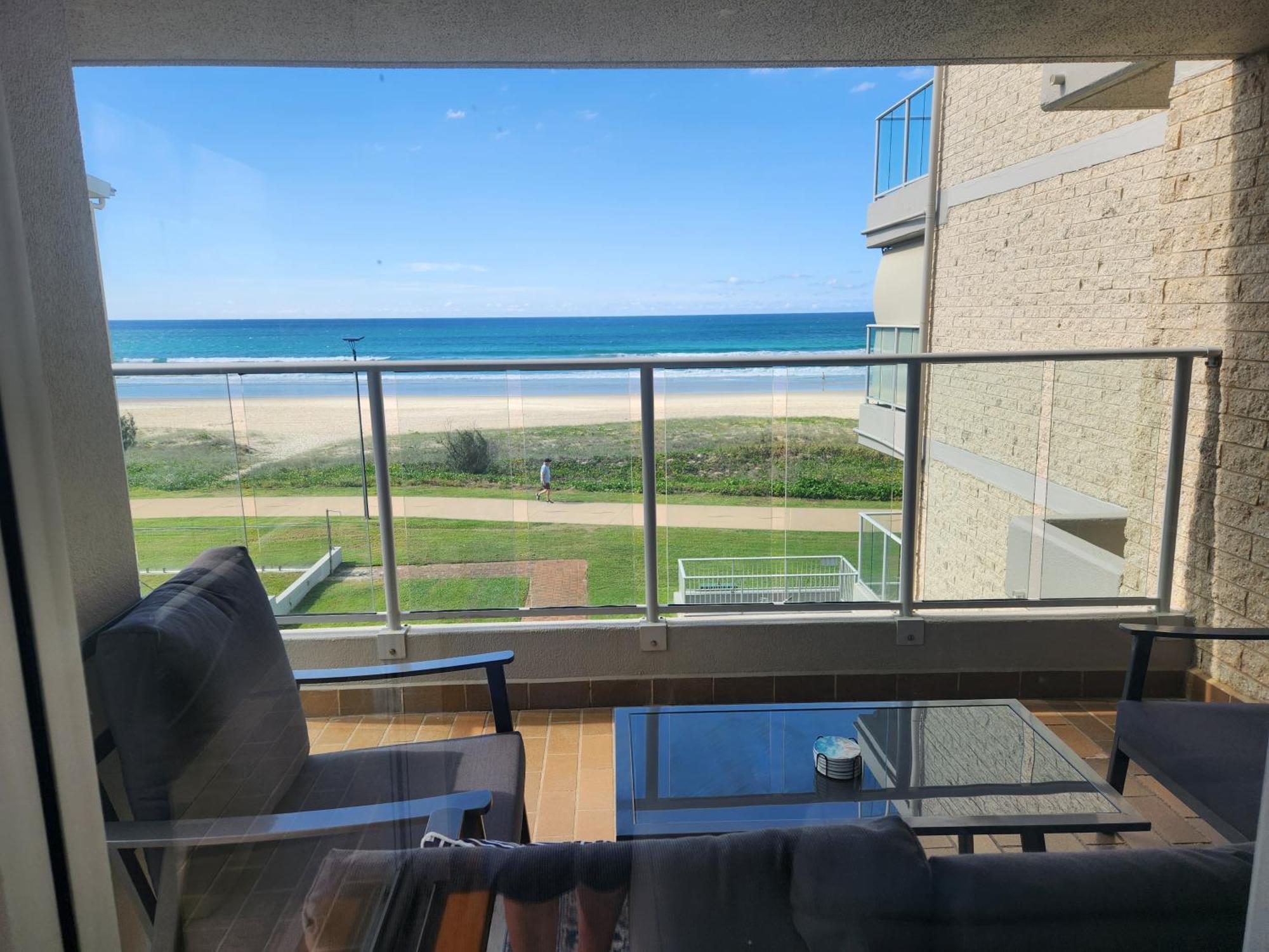 Pacific Surf Absolute Beachfront Apartments Gold Coast Buitenkant foto