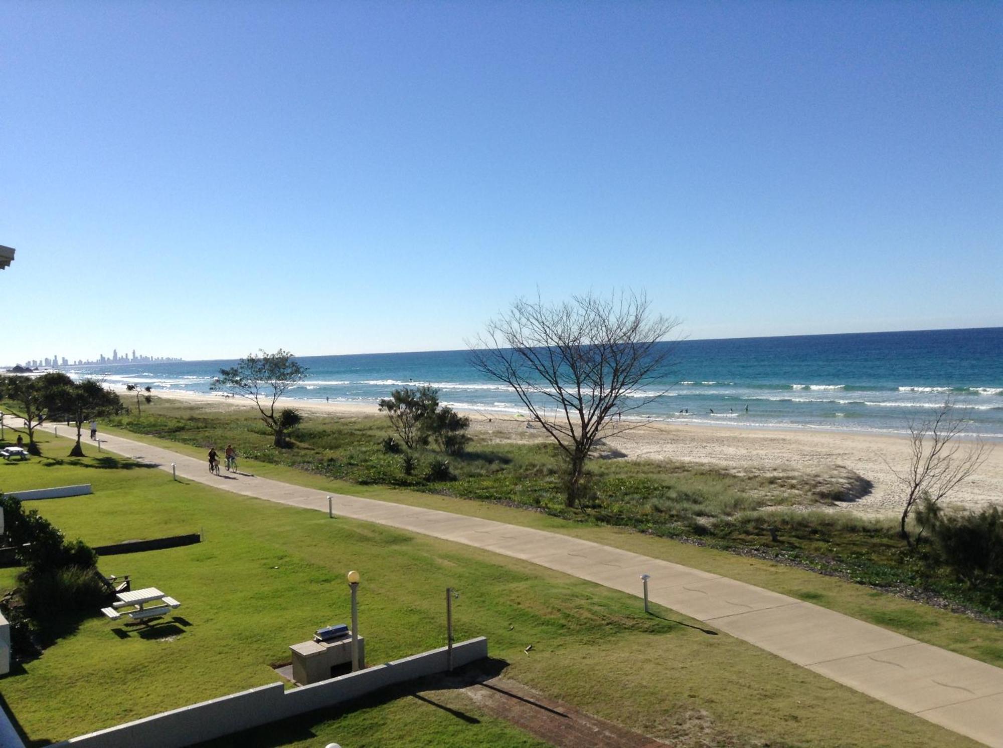 Pacific Surf Absolute Beachfront Apartments Gold Coast Buitenkant foto