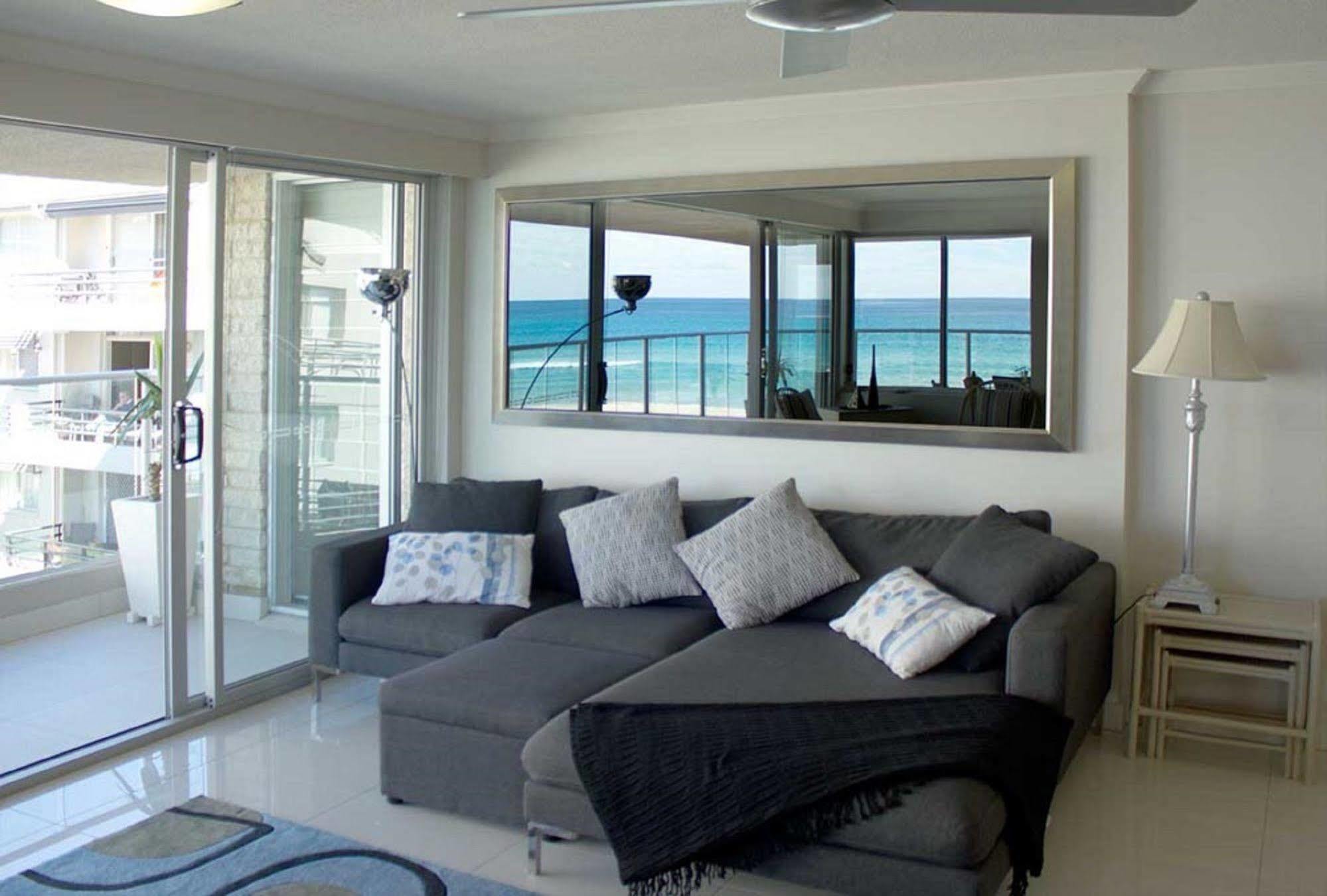 Pacific Surf Absolute Beachfront Apartments Gold Coast Buitenkant foto