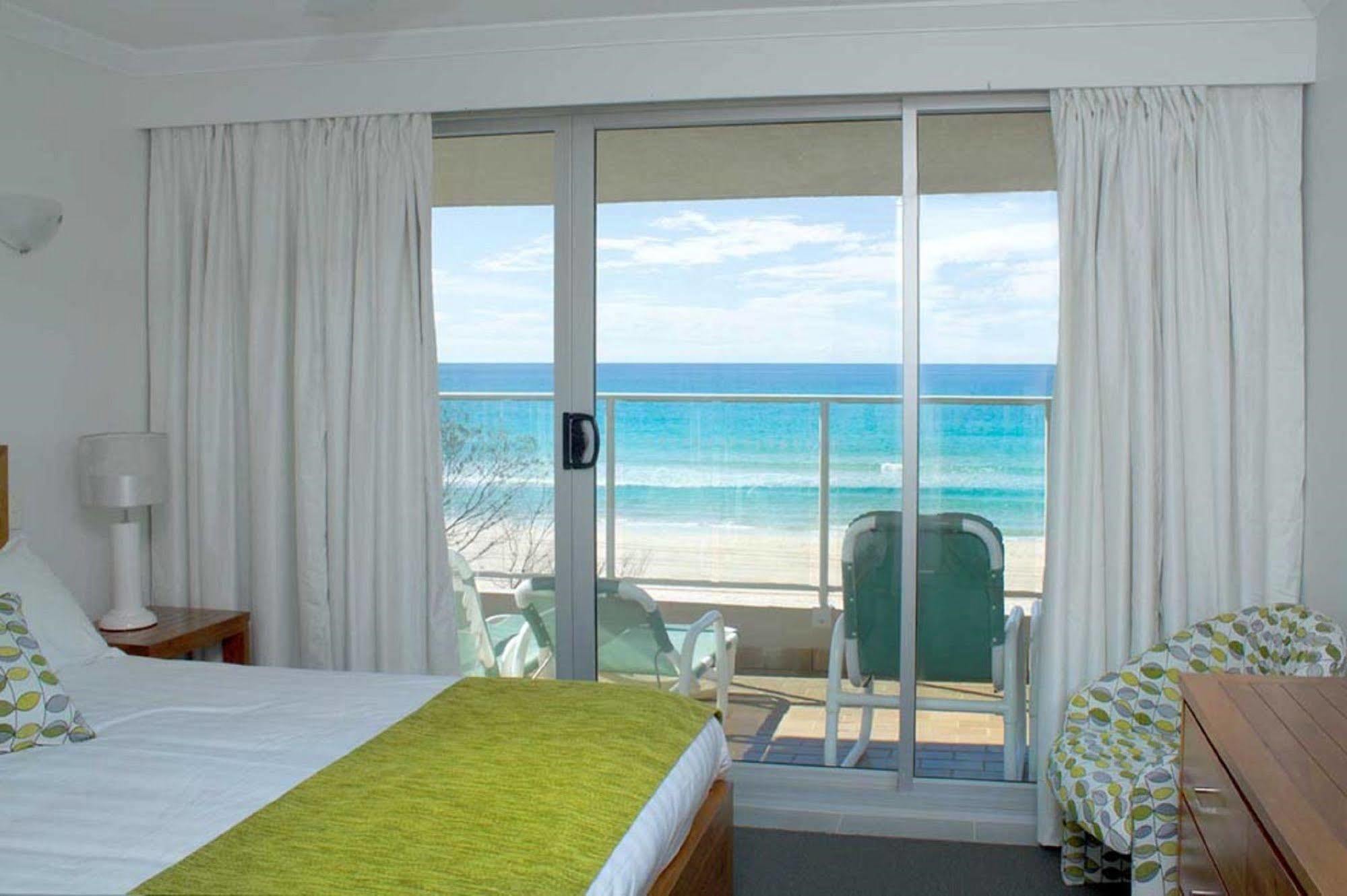 Pacific Surf Absolute Beachfront Apartments Gold Coast Buitenkant foto